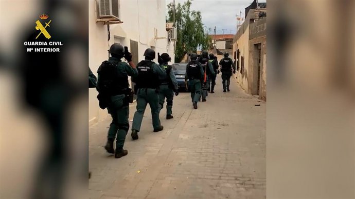 Detenidas 12 personas por cultivo de marihuana en Matagorda, en El Ejido (Almería).