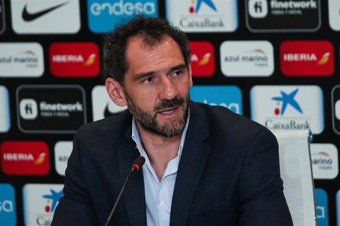 Archivo - El presidente de la FEB, Jorge Garbajosa, atiende a los medios de comunicación. 