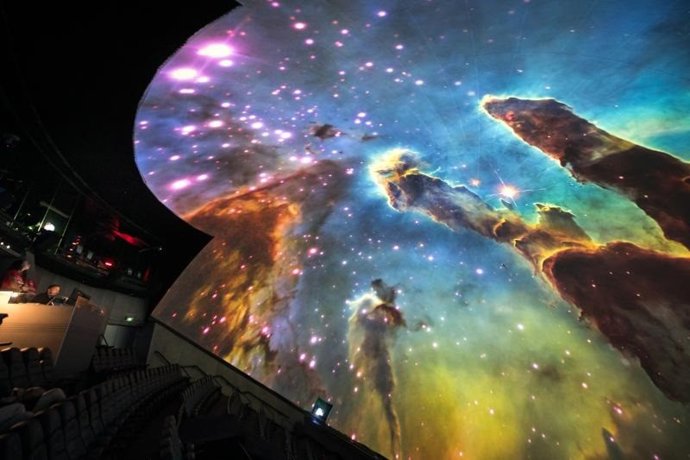 El Hemisfric presenta una nueva edición del planetario en directo 'Las Nocturnas de verano'