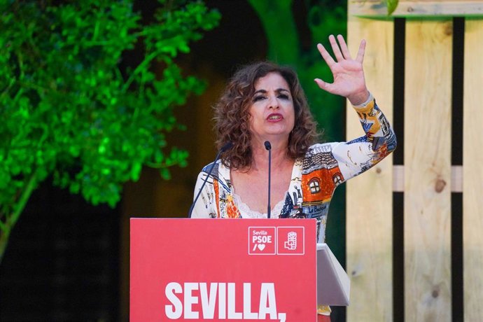 Archivo - La vicesecretaria general del PSOE y ministra de Hacienda, María Jesús Montero