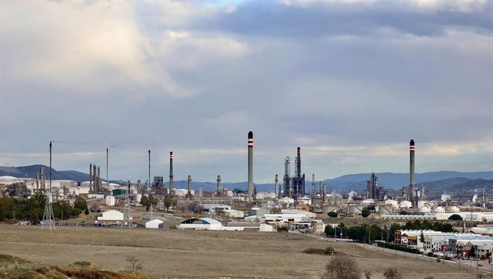 Archivo - Vista general de la central petroquímica de Puertollano, a 27 de enero de 2023, en Puertollano, Ciudad Real, Castilla-La Mancha (España). La refinería de Puertollano es un complejo petroquímico español que se encuentra situado en el municipio 