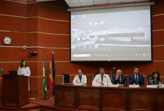 Acto de entrega de la acreditación de la Sociedad Española de Neurología al Servicio de Neurología del Hospital Universitario Virgen del Rocío (Sevilla).