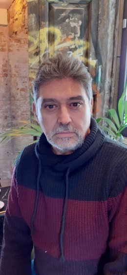 El escritor Jordi Solé, ganador del 56 Premi Prudenci Bertrana de novela de los Premis Literaris de Girona, dotado con 30.000 euros, con 'L'any que vaig estimar Ava Gardner'