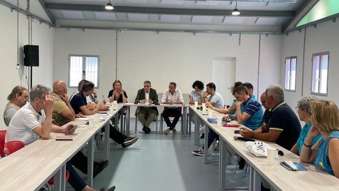El candidato del PP de Balears al Congreso de los Diputados, José Vicente Marí, reunido con representantes de los funcionarios de la Administración General del Estado (AGE) en Baleares y de la Comunidad Autónoma
