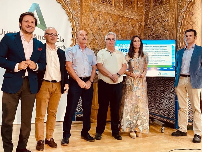 Presentación del Programa Estival de Transporte Litoral de Almería.