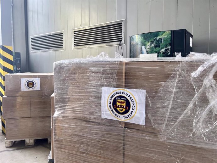 Material empaquetado del Consorcio de Bomberos de la Provincia de Cádiz que va a ser enviado a Ucrania