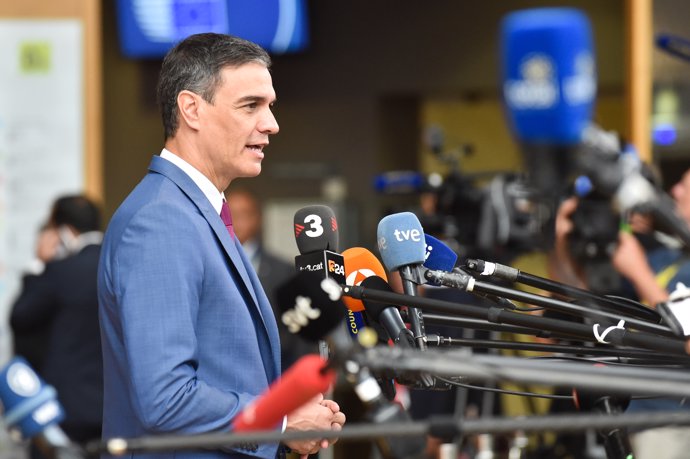HANDOUT - 29 June 2023, Belgium, Brussels: Spanish Prime Minister Pedro Sanchez speaks with the media as he arrives for a European Council Summit, at the EU headquarters in Brussels.