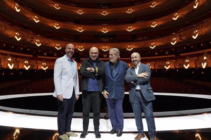 El director artístico del Liceu, Victor Garcia de Gomar, junto al director escénico Calixto Bieito; y los directores de orquesta Jordi Savall y Luca Guglielmi