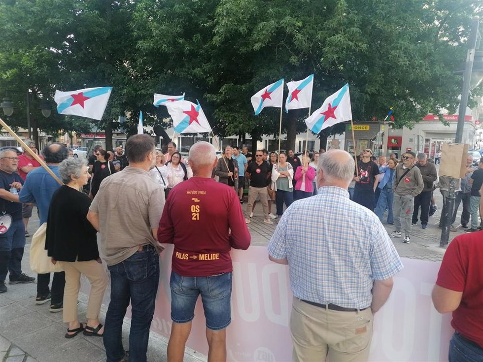 Anxo López Pintos, con pantalón corto, durante la concentración que pidió su indulto