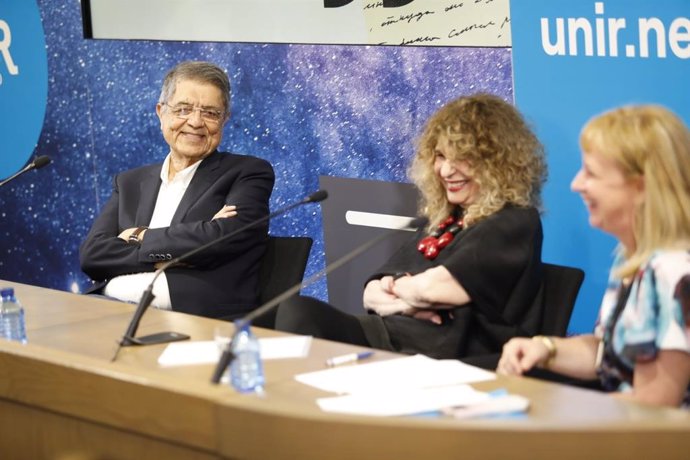 Sergio Ramírez, Gioconda Belli y Yannelys Aparicio, directora de la Jornada de UNIR