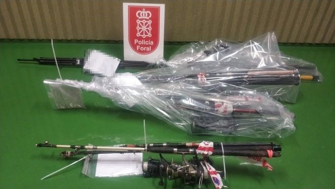 La Policía Foral realiza once denuncias por pesca furtiva la pasada noche en el pantano de Alloz.