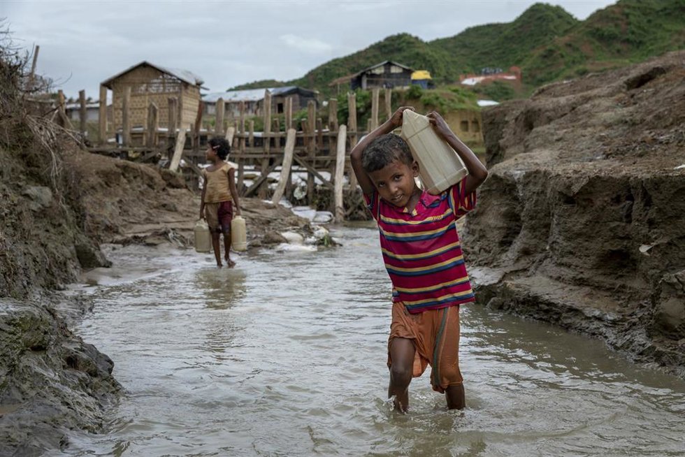 Archivo - Un niño refugiado rohingya en Bangladesh