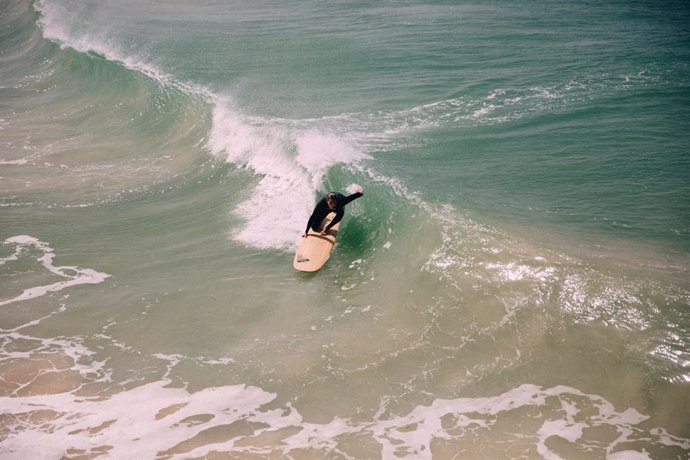 Archivo - ¡BUENVIAJE! Descubre Las Culturas Emergentes Del Surf En El Programa 'Destinos Deslumbrantes'