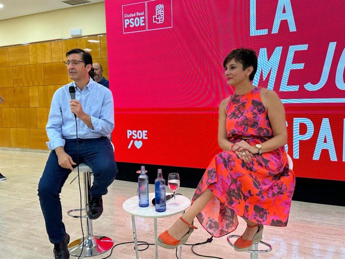 AMP.- Portavoz Gobierno critica el "matrimonio de conveniencia" de PP y Vox en Extremadura