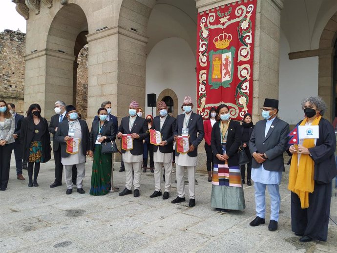 Archivo - Delegación nepalí que visitó Cáceres en abril de 2021, en una imagen de archivo