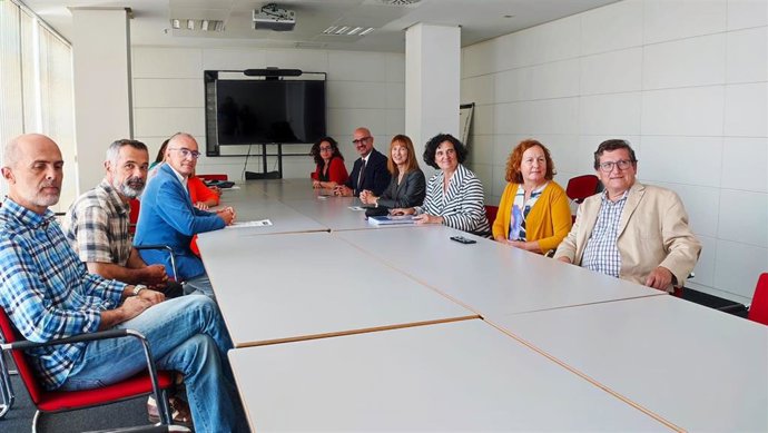 Presentación del Manual de llinguaxe alministrativu en llingua asturiana.