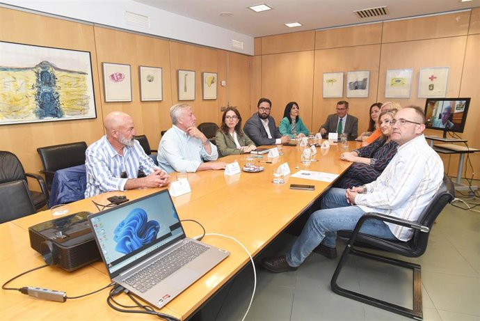 Archivo - Reunión en la Diputación de Granada con motivo de la firma del convenio de Rules