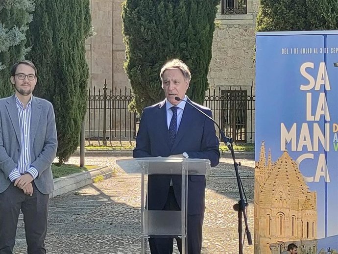 El alcalde de Salamanca, Carlos García Carbayo, este viernes en una rueda de prensa.