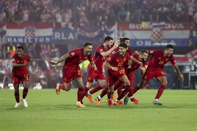 La selección celebra la victoria en la Liga de Naciones.