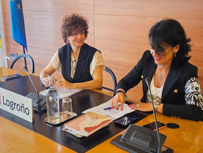 Las concejales Celia Sanz y Patricia Sainz en rueda de prensa