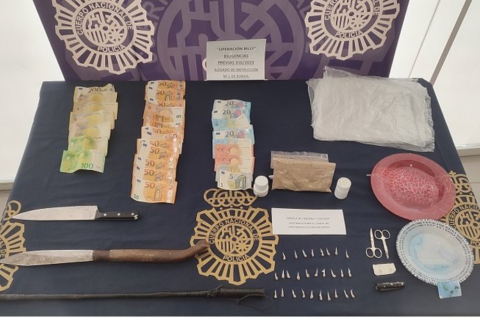 Nota De Prensa "La Policía Nacional Desmantela Un Punto De Venta De Droga En Una Vivienda De Ronda (Málaga) Y Detiene A Sus Tres Moradores "