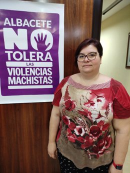 La concejala en el Ayuntamiento de Unidas Podemos Nieves Navarro