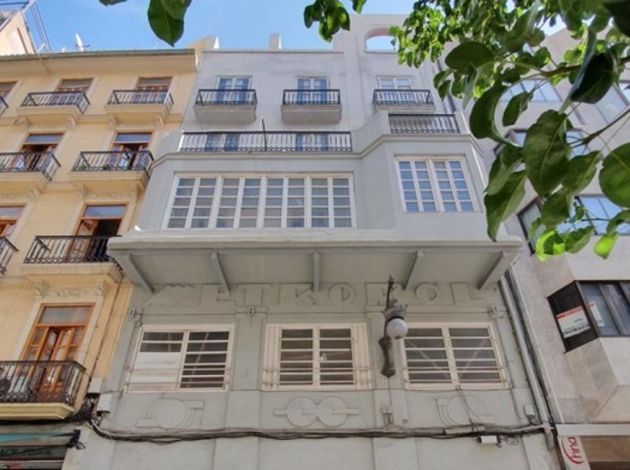 Edificio del antiguo cine de Metropol