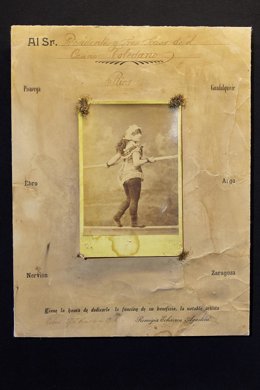 Imagen del documento sobre la funambulista Remigia Echarren