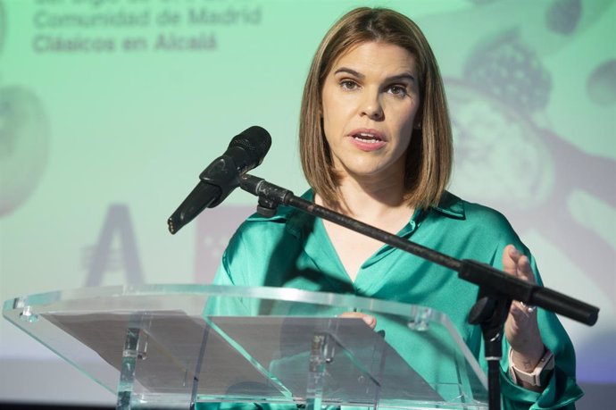 Alcalá De Henares: La Alcaldesa Judith Piquet Entrega A Laila Ripoll El Premio Fuente De Castalia 2023