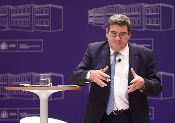 Archivo - El ministro de Inclusión, Seguridad Social y Migraciones, José Luis Escrivá