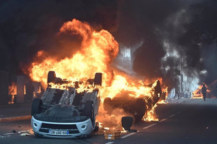 Disturbios en Nanterre, Francia, tras la muerte de un adolescente por un disparo efectuado por un policía