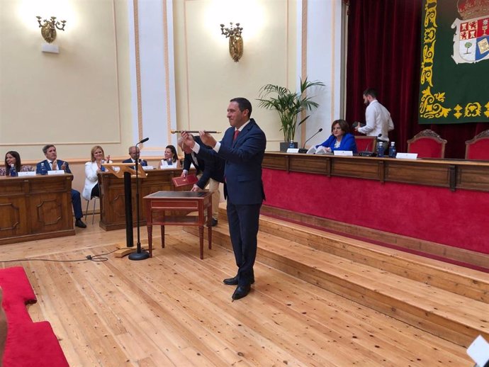 Martínez Chana en su investidura como presidente de la Diputación de Cuenca