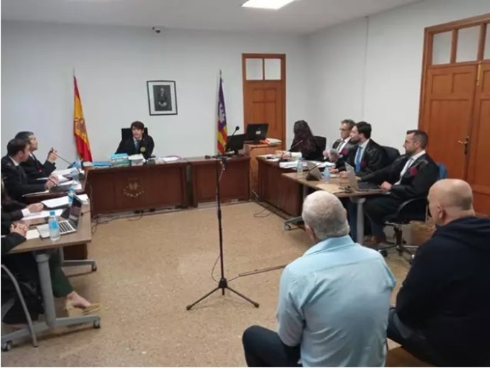 El cirujano y el anestesista, durante el juicio celebrado en Palma.