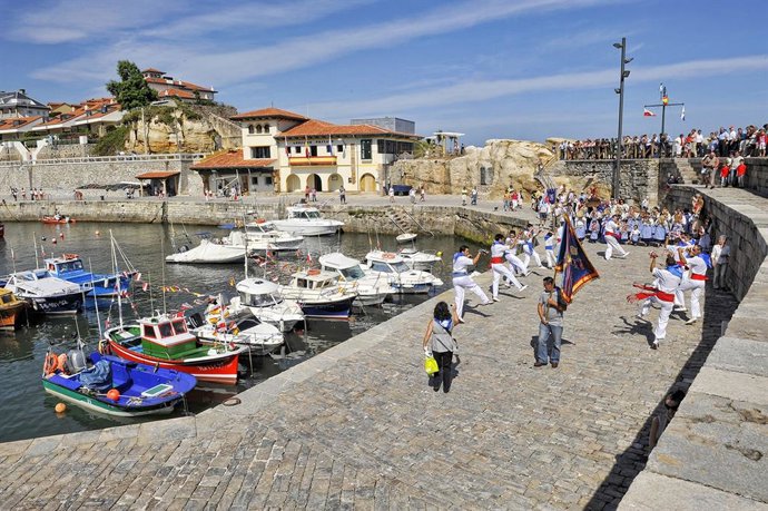 Archivo - Imagen de archivo de la fiesta del Cristo de Comillas