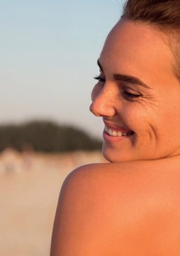 Expertos de Quirónsalud ofrecen consejos para evitar los efectos dañinos del sol y el calor.