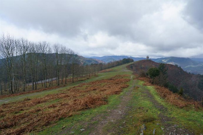 Archivo - Cima y paraje del monte Ilso Eguen