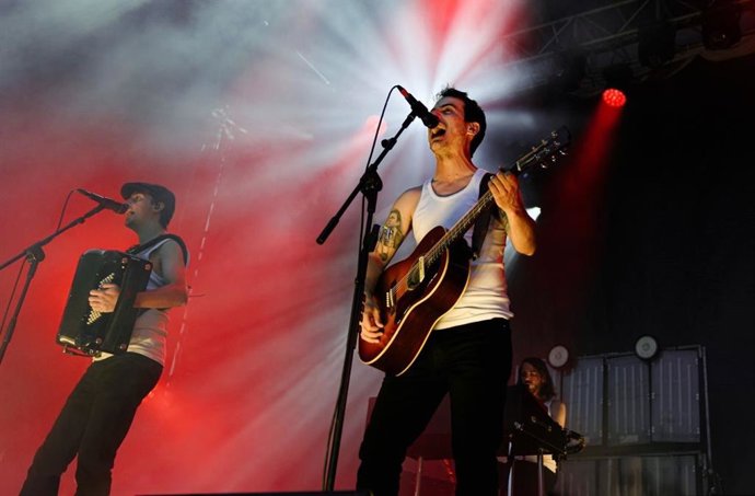 Actuación de La M.O.D.A. En Polifonik Sound.