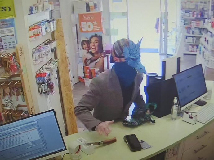 Detenido un vecino de Cambre (A Coruña) por un delito de robo con violencia en una farmacia