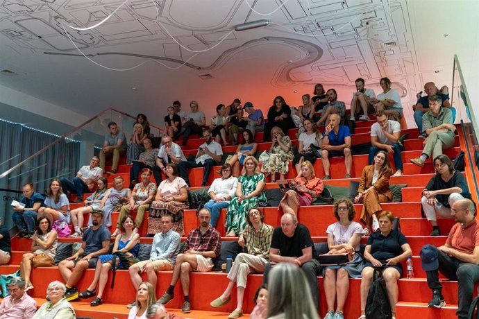 Debate de miembros de PAX y la FCN en la Universidad de Kaunas.