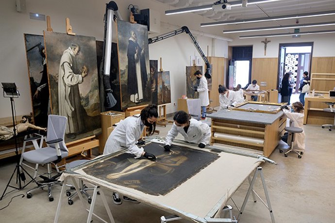 Archivo - Estudiantes de la Facultad de Bellas Artes de la Universidad de Sevilla.