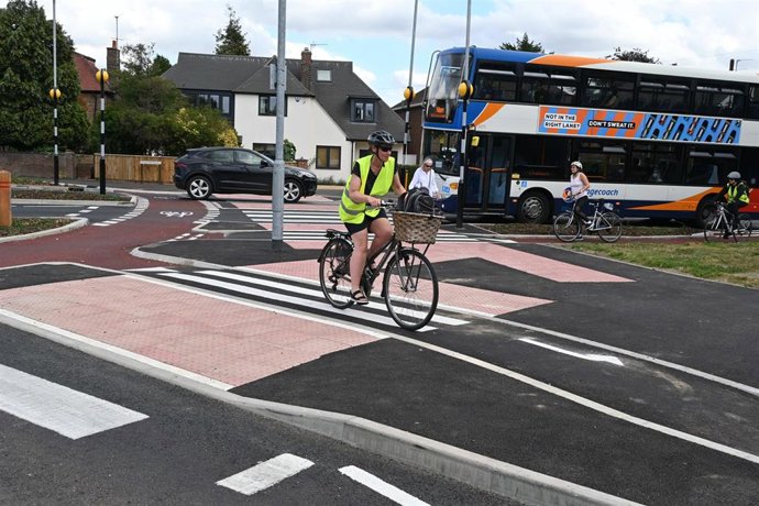 Archivo - Un carril bici en Cambridgeshire Sur