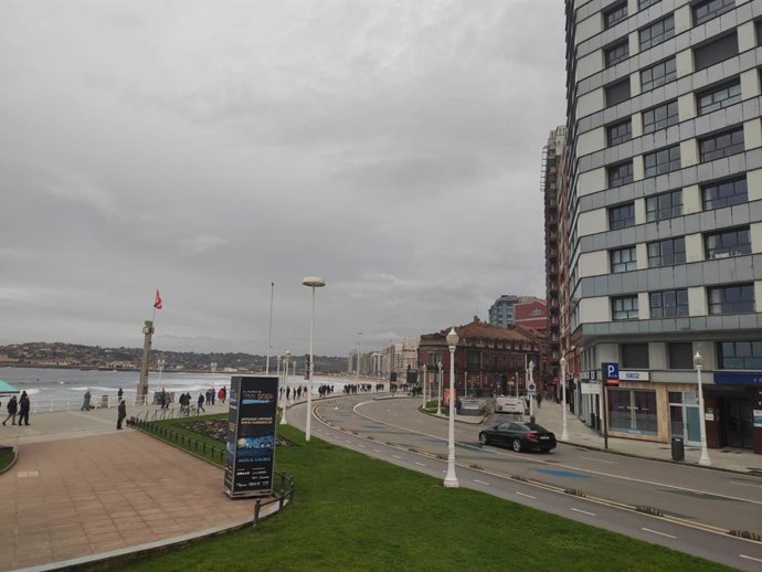 Archivo - Gijón, Muro de San Lorenzo