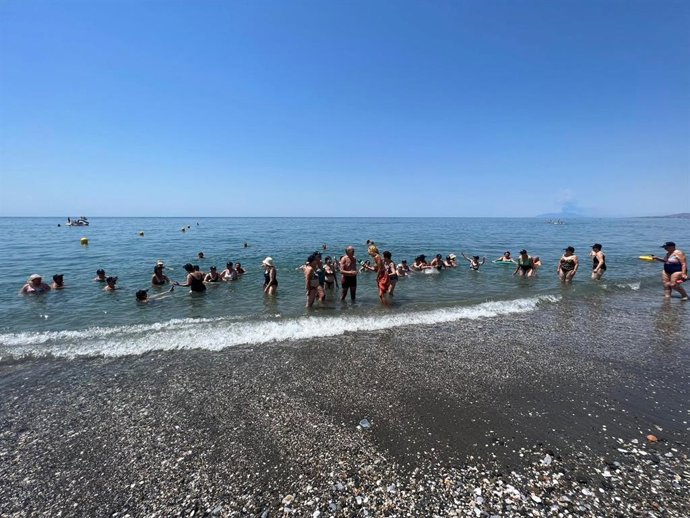 Más de 2.000 mayores de la provincia participarán en los encuentros playeros La Gramola de la Diputación.