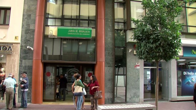 Los andaluces pueden pedir cita previa para recibir ayuda con diversos trámites y acceder a información especializada