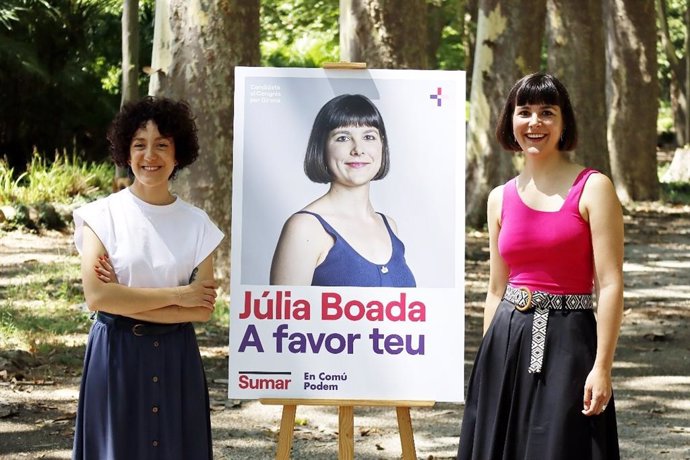 El cap de llista de Sumar-En Comú Podem per Barcelona, Aina Vidal, i la de Girona, Júlia Boada, en un acte a Girona