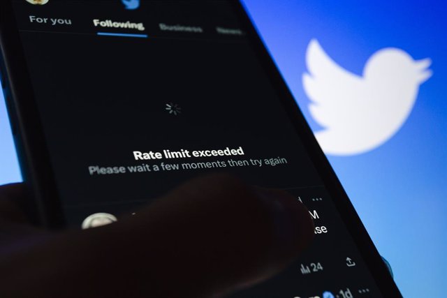 July 1, 2023, Asuncion, Paraguay: Twitter ''Rate limit exceeded'' message is displayed when ''try reloading'' using its app on a smartphone.