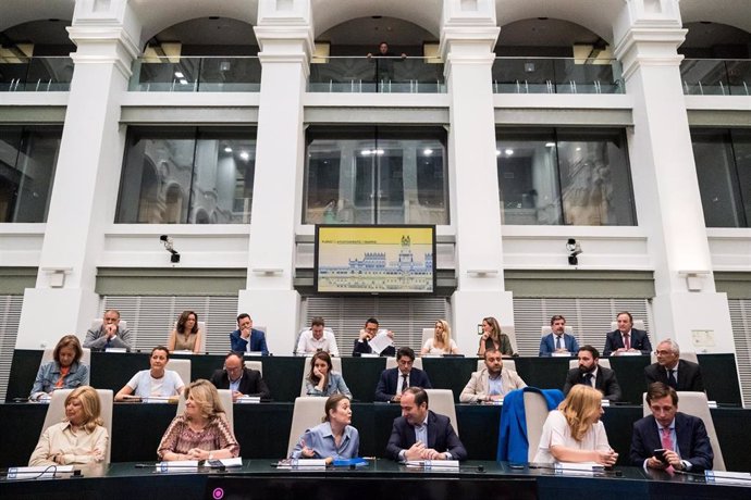 Vista general de un pleno extraordinario del Ayuntamiento de Madrid, a 22 de junio de 2023, en Madrid (España). La nueva Corporación madrileña, constituida el pasado sábado, 17 de junio, vuelve a reunirse en un Pleno extraordinario para la formalización