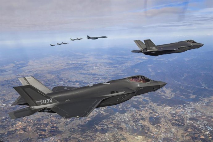 Archivo - Aviones de combate F-35