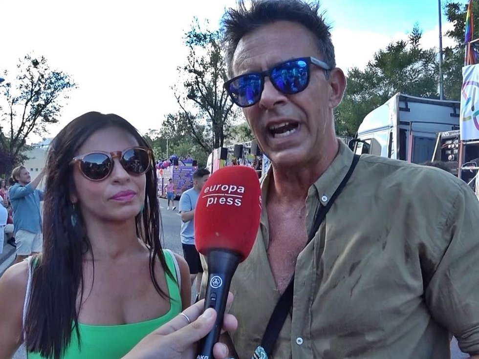 ALONSO CAPARROS Y SU MUJER