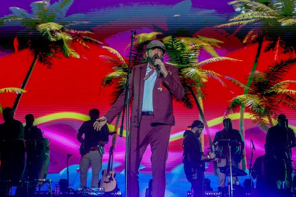 El cantautor dominicano Juan Luis Guerra actúa en la quinta edición del Festival Río Babel, en la Caja Mágica de Madrid, a 1 de julio de 2023, en Madrid (España).